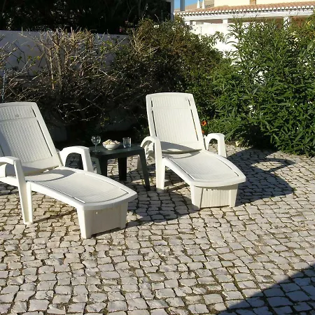 Esti Chamaco - * Lagos