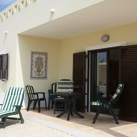 Esti Chamaco - Lagos