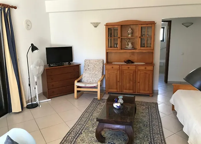 Esti Chamaco - アパート