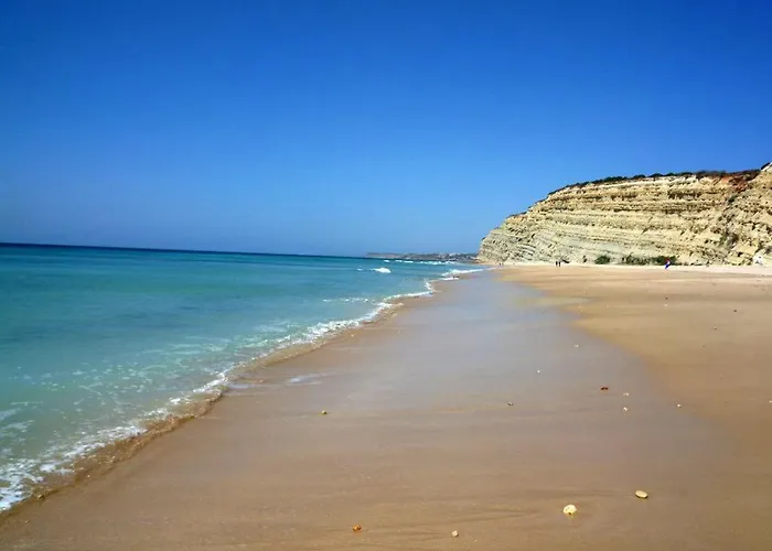 Esti Chamaco - アパート ラゴス